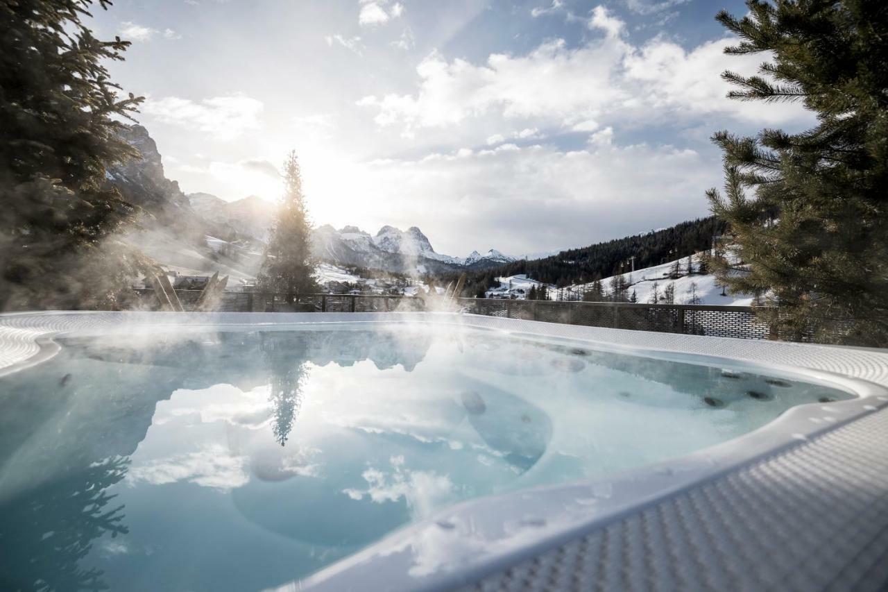 Hotel Tofana San Cassiano  Eksteriør billede